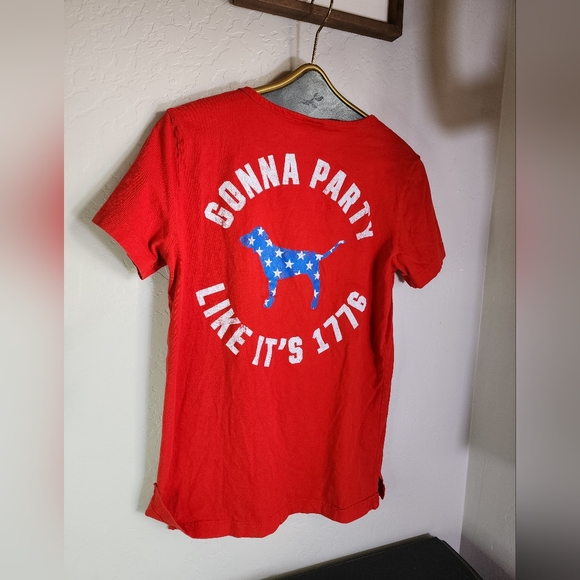 PINK Gonna Party Like It's 1776 Oversize V Neck Tee Red Size Small - Picture 6 of 8